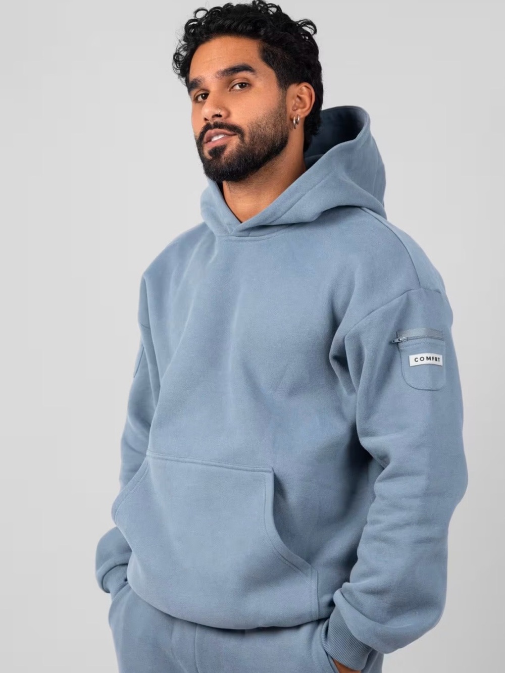 Comfort SKY Large Travel Essentials Hoodie - Picture 3 of 9